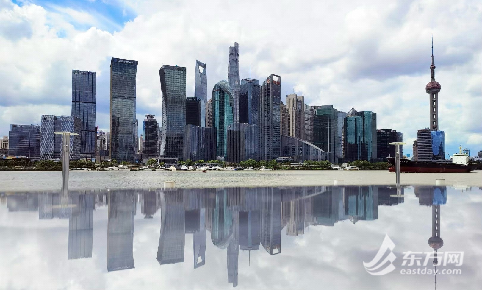 上海商业地产市场释放积极信号:购物中心客流量回升,酒店入住率恢复